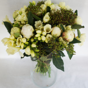 bouquet freesia et pivoines