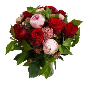 bouquet de roses rouges et pivoines